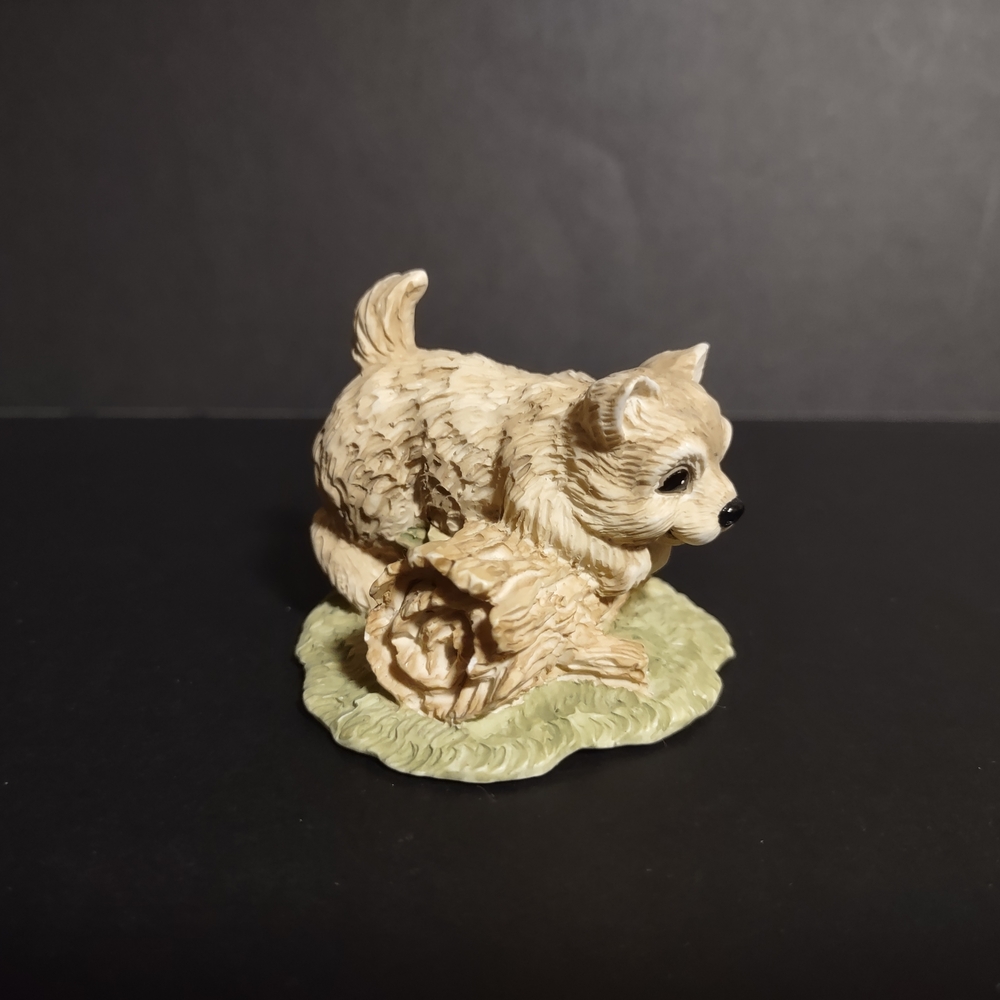 Natures Friends 1990 Summit Collection Figurine Resin Dog On Log
